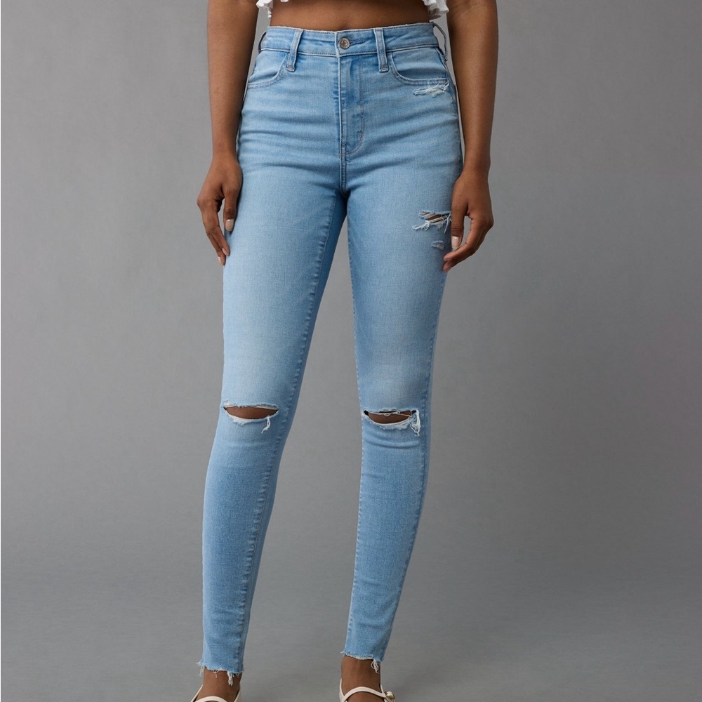 AE Next Level Super High-Waisted
Ripped Jegging 8 SHORT